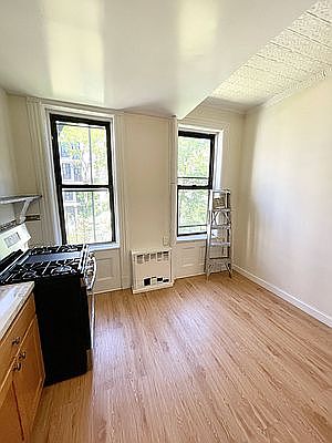 1st image of 589 Park Pl APT 2L