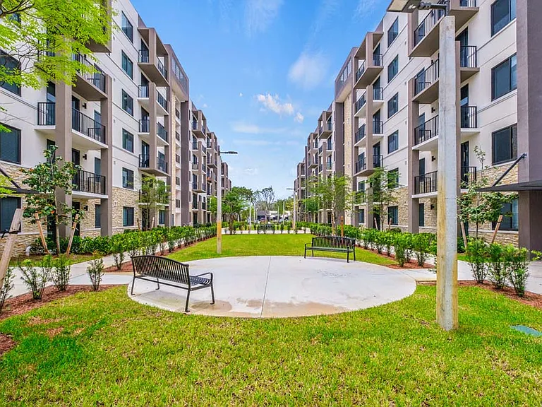 Oak Enclave — Photo 40