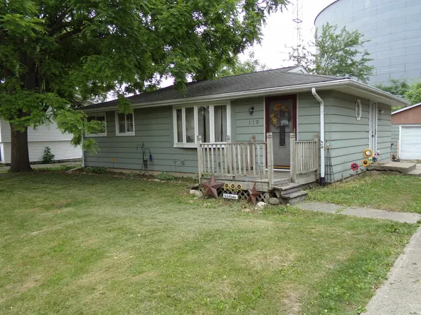 119 Bullard St, Poplar Grove, IL 61065