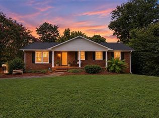 2772 Edinberg Dr, Winston Salem, NC 27103