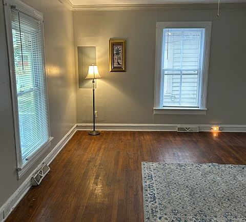 4th image of 927 S Jackson St APT A