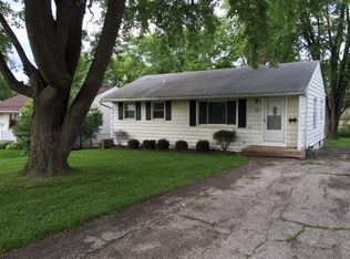 51 S Seymour Ave, Mundelein, IL 60060