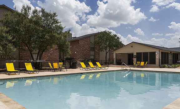 3rd image of 5050 Tanglewood Ln #1006