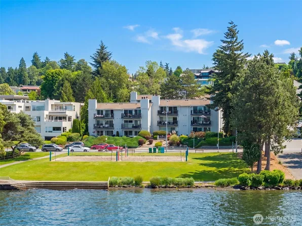 10110 NE 60th Street #101, Kirkland, WA 98033
