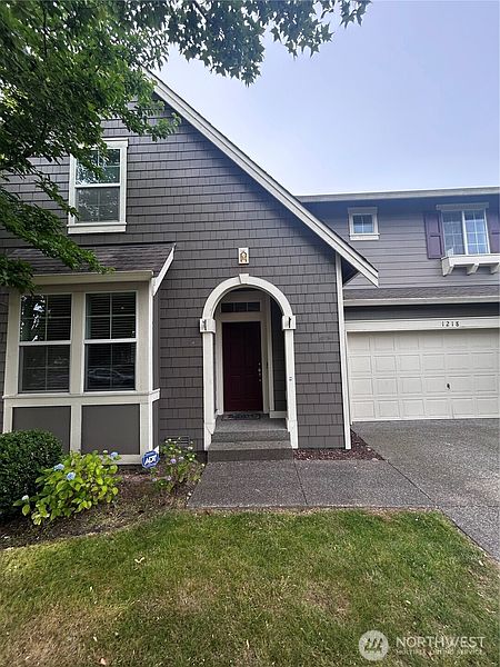 3rd image of 1218 32nd Street NE