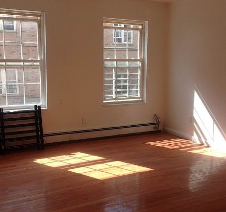 4th image of 2943A Far Rockaway Blvd #1