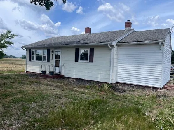 559 Normans Corner Rd, Farnham, VA 22460