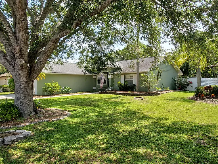 3236 Crystal Lakes Ct — Photo 3
