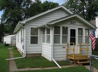 227 Hartman Ave, Waterloo, IA 50701