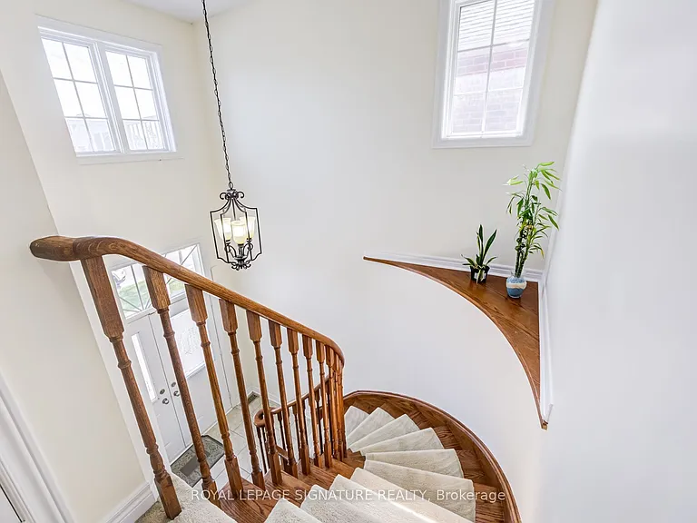 44 Selby Dr — Photo 23