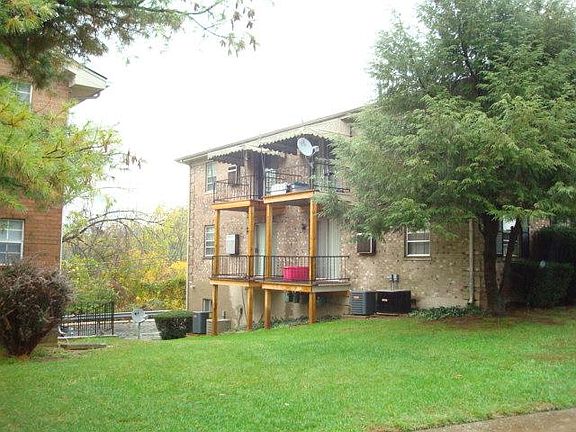 3rd image of 173 Donabrook Ct APT D
