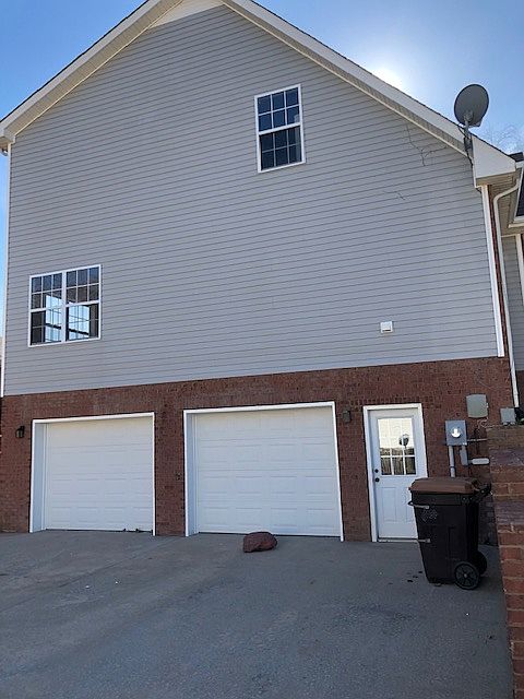 2nd image of 1597 Windriver Rd