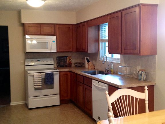 2nd image of 28140 Edgepark Blvd