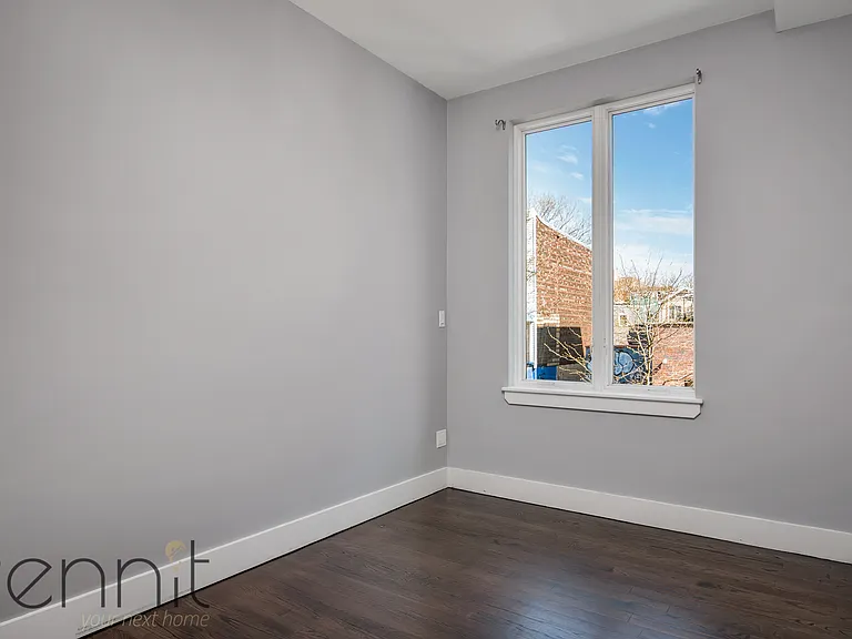 575 Van Buren St #2 — Photo 9