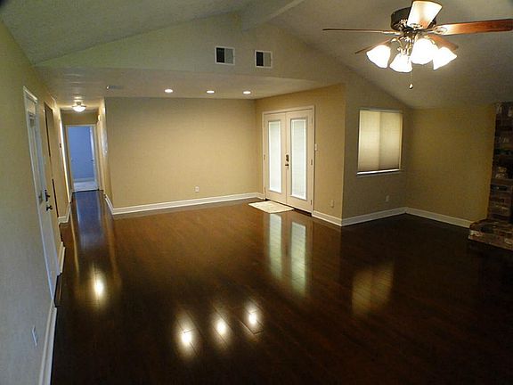 2nd image of 923 Cascade Creek Dr