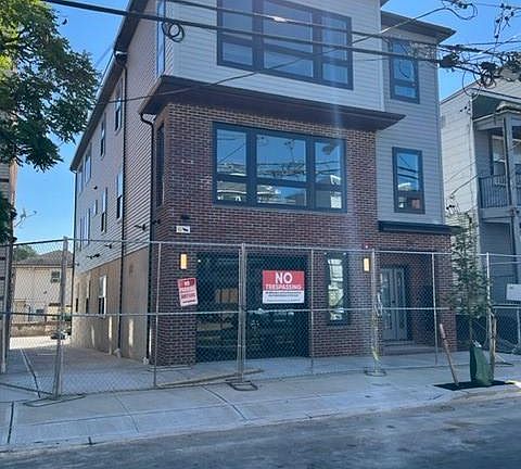 2nd image of 647 N 5th St #2