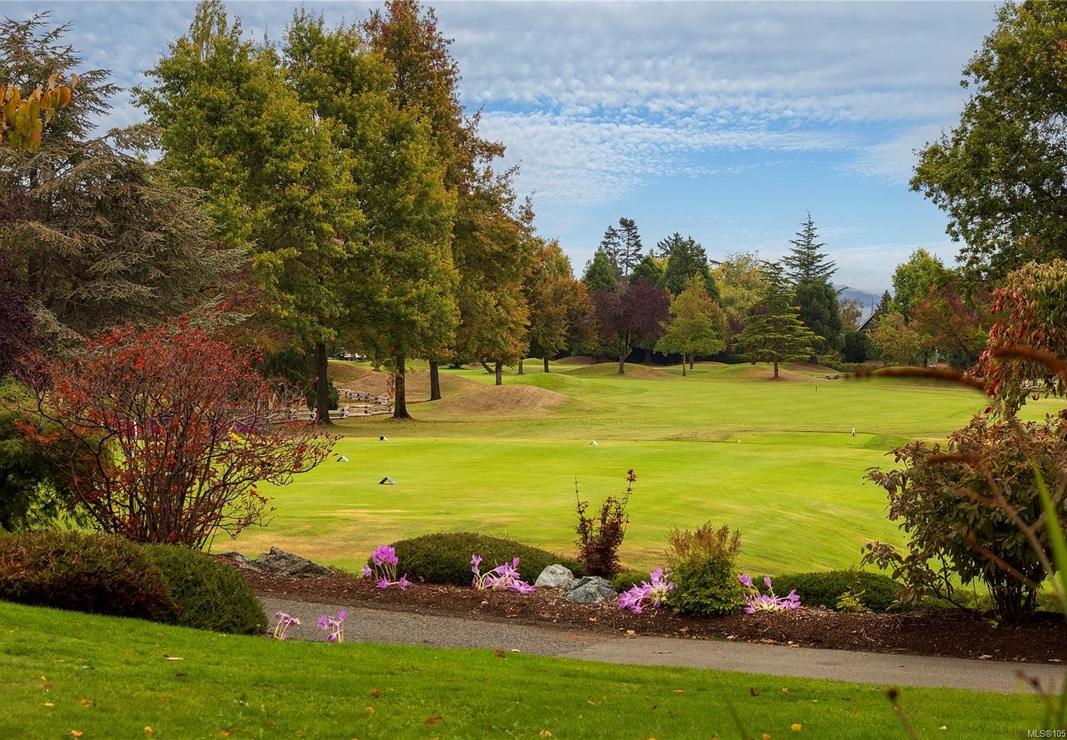5329 Cordova Bay Rd #106 — Cordova Bay Golf Course