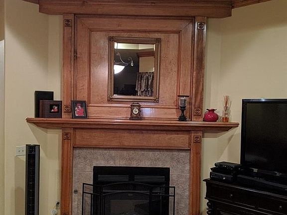 5th image of 937 Majestic St