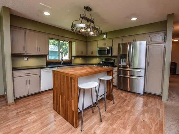 5th image of 1218 Carlson Lake Ln