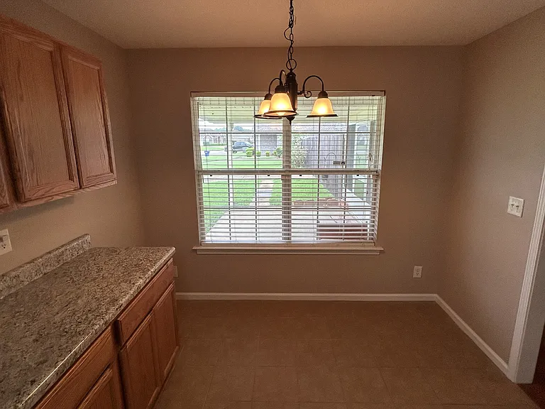 141 Barnes Ct — Photo 5