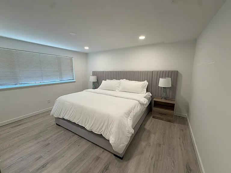 Upstairs king bed