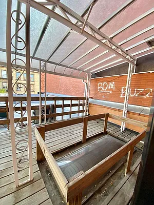 Rented by EXR | media 2