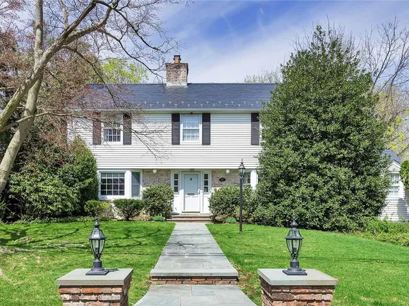 15 Whistler Rd, Manhasset, NY 11030