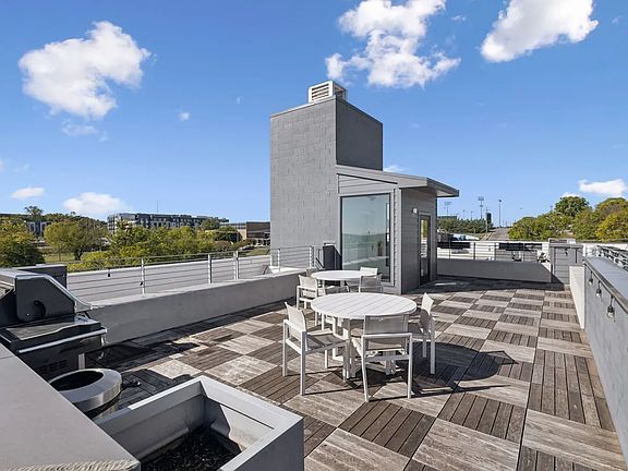 4th image of 806 Olympic St #407