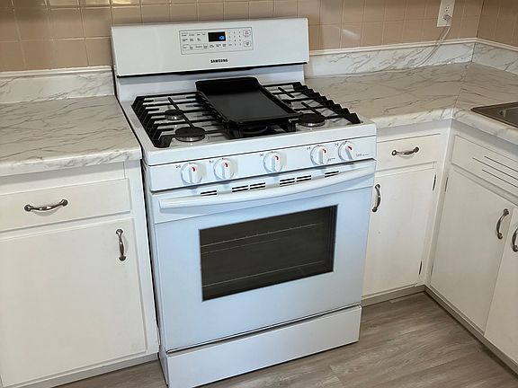 2nd image of 3186 McKillop Rd APT 2