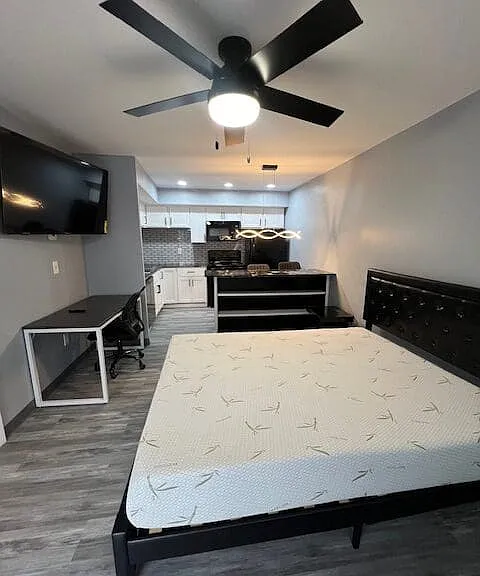 401 Smith St #STREETC11 — Photo 3