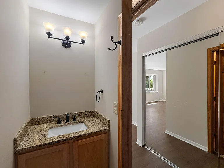 304 Pondridge Cir — Photo 9