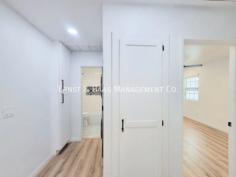 5019 Ashworth St — Photo 19