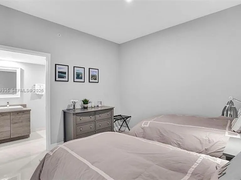 400 Sunny Isles Blvd #2021 — Photo 15