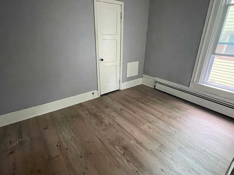 328 Tompkins St — Photo 2