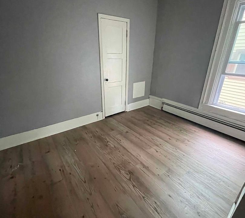 2nd image of 328 Tompkins St #3