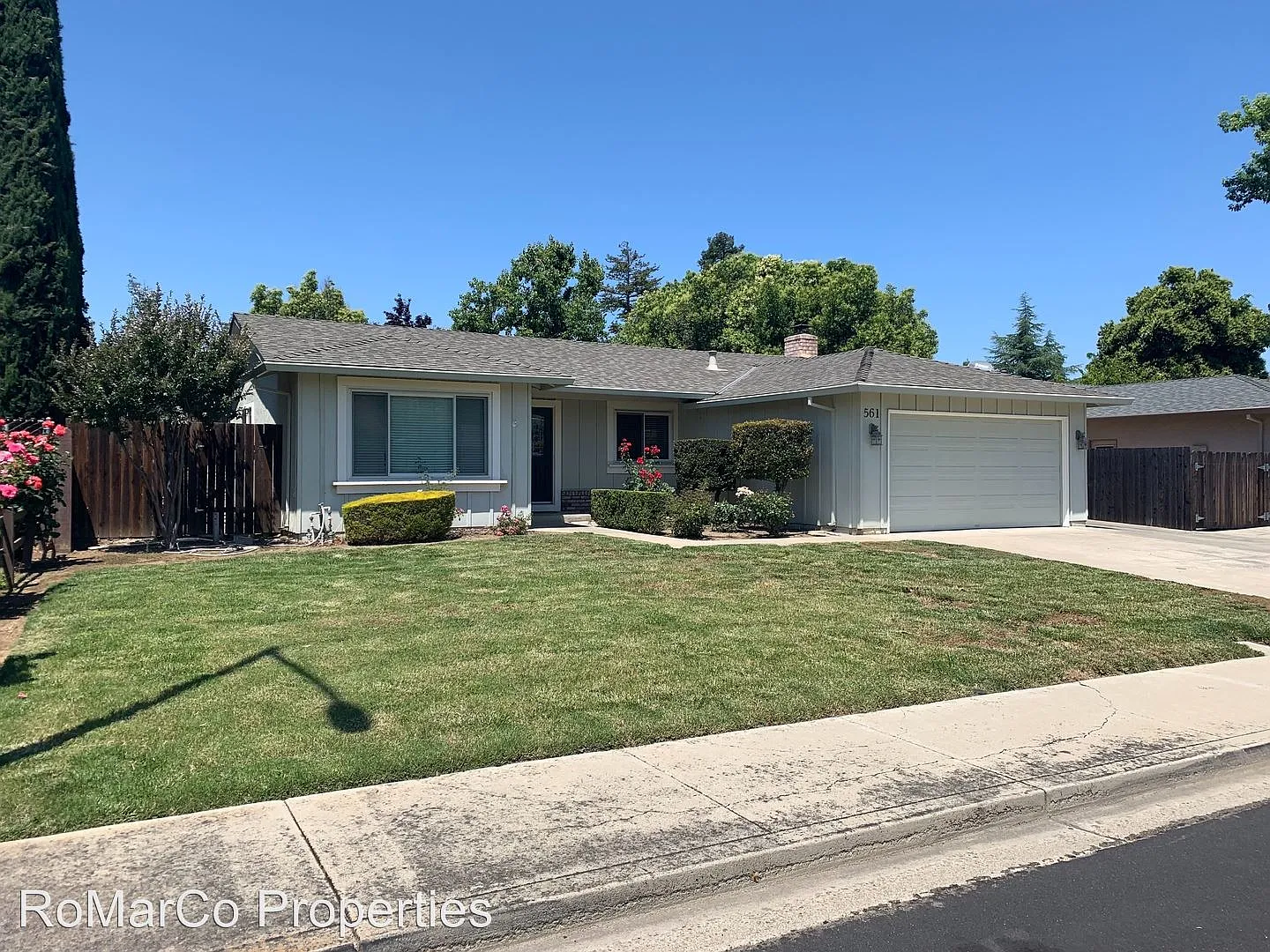 561 Sequoia St photo 1