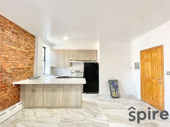 5th image of 285 Smith St Floor 2