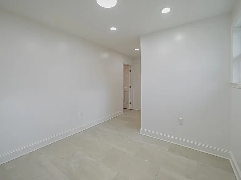 830 Market St — Photo 17