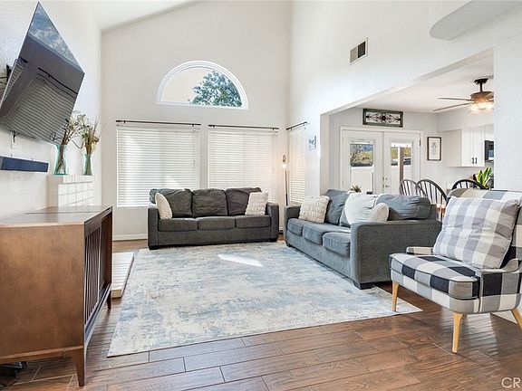 4th image of 12840 Mayflower Ct