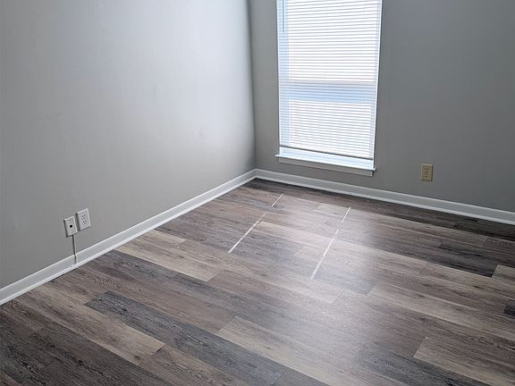 4th image of 515 Basswood Ave APT B22