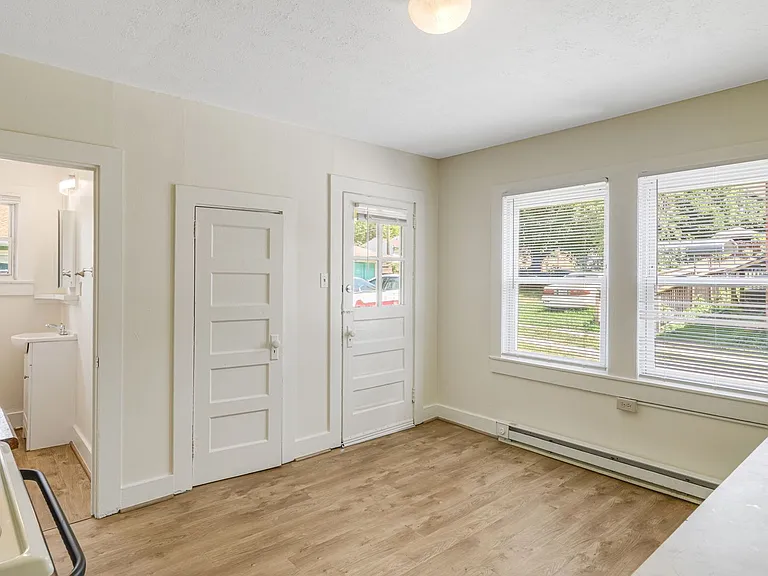303 Dennis St — Photo 13