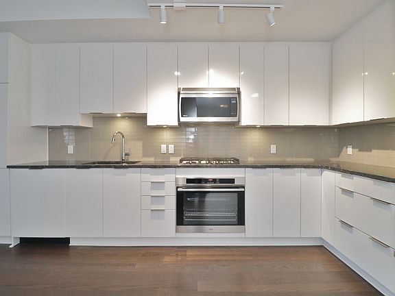 5th image of 530 De Mazenod Ave #606