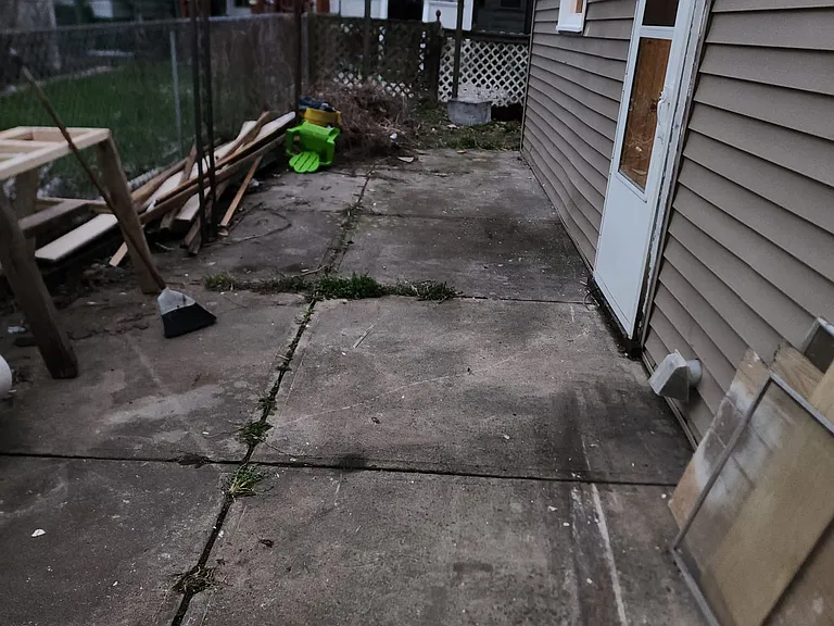 324 E Market St — Photo 10