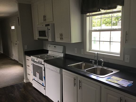 3rd image of 22 Woodside Dr #297