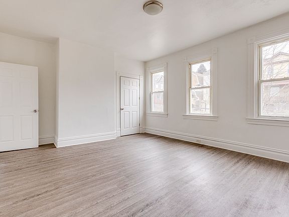 4th image of 440 Hays Ave #3