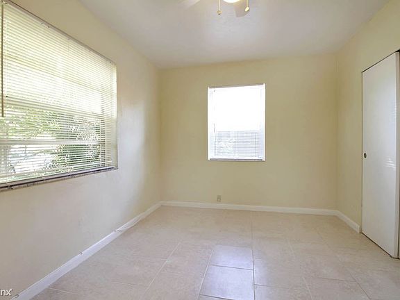 4th image of 1227 NW 2nd Ave
