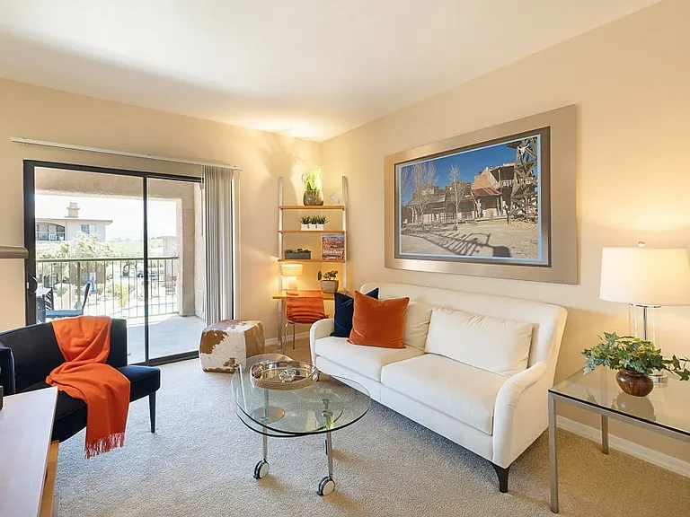 Oro Vista — Photo 1