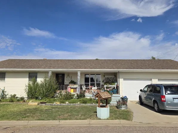 601 11th St, Victoria, KS 67671