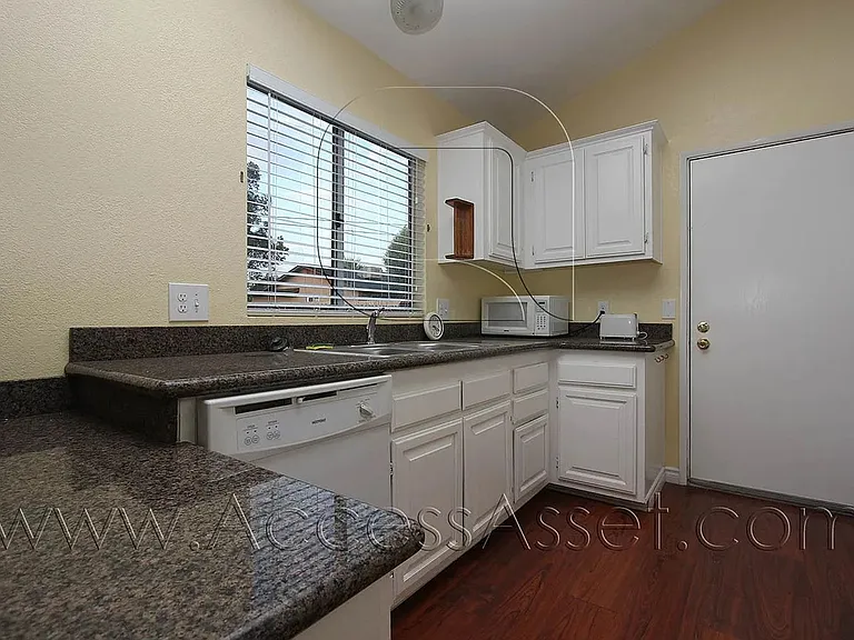 16364 Stevens Ave — Photo 4