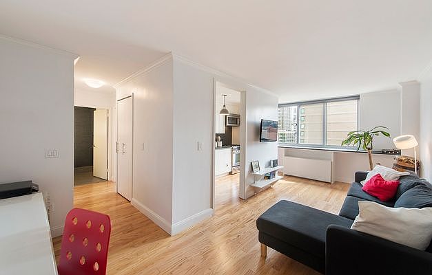 1st image of 345 E 93rd St APT 7E